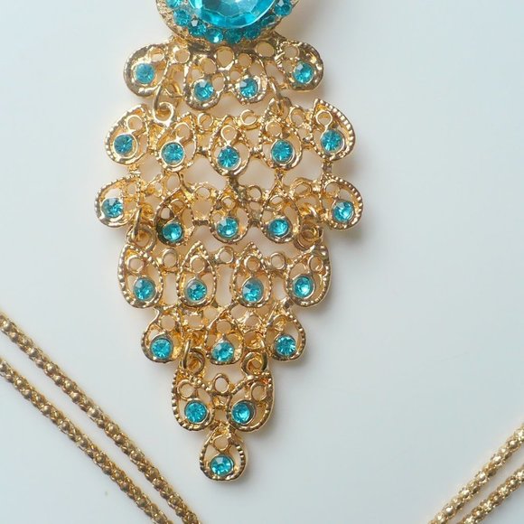 ❤️ Rhinestone Peacock Pendant Necklace Teal and Gold-tone, With Movable Tail - Picture 7 of 9